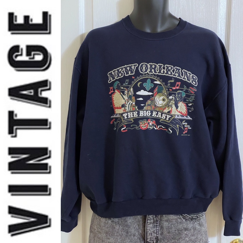 Perfectly worn in vintage New Orleans jazz graphic crewneck navy sweatshirt, L